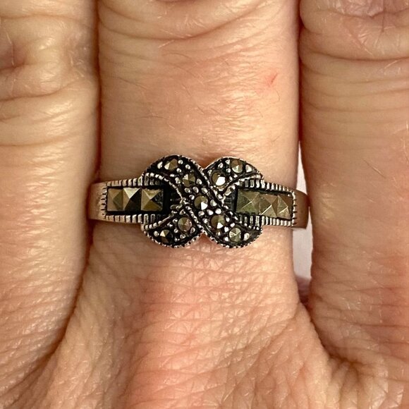 Sterling Silver 925 Marcasite X Criss Cross Knot Band Ring Sz 7.5 - Picture 1 of 16